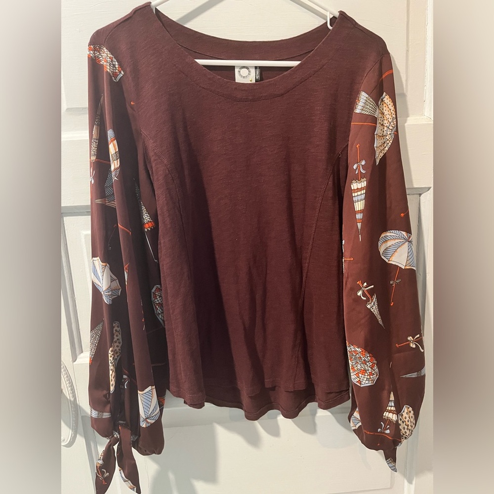 Anthropologie Akemi + Kin Umbrella Print Top